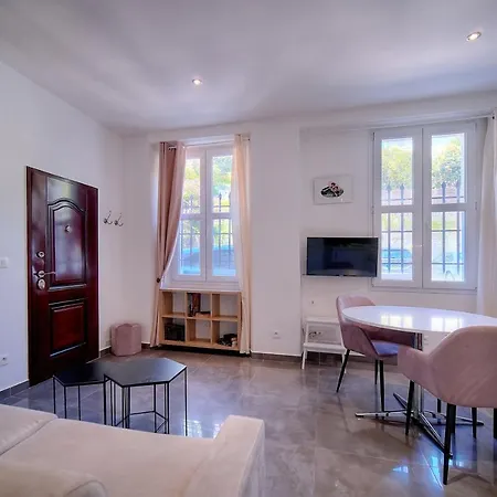 Apartment Immogroom - Immeuble Louisette Avec 6 - Jardin - Climatisation *